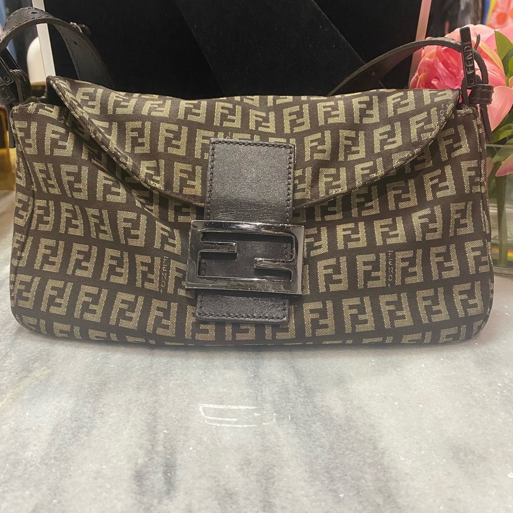 Vintage Fendi Clutch.